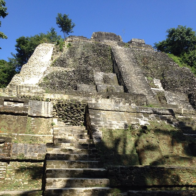 maya ruins in belize